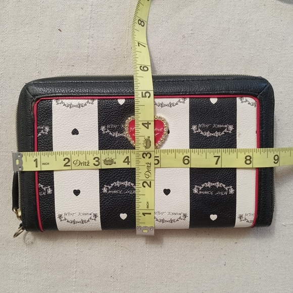 Betsey Johnson striped zippered wallet - Picture 8 of 8